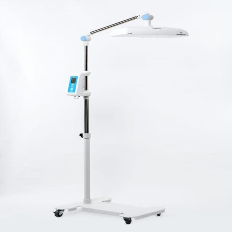 LAMPARA DE FOTOTERAPIA PROFESIONAL PEDESTAL DELUX Y PERSIANA