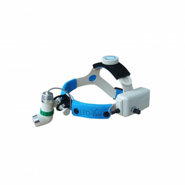 LÁMPARA FRONTAL CON ESTRUCTURA AJUSTABLE 3 WTS, 6 HORAS USO INCLUYE ESTUCHE DE METÁLICO