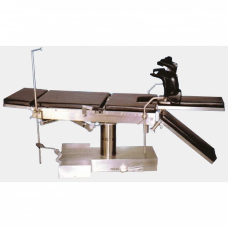 MESA PARA OBSTETRICIA CON CONTROLES POR MEDIO DE MANIVELA